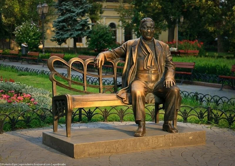 Пам'ятник Утьосову